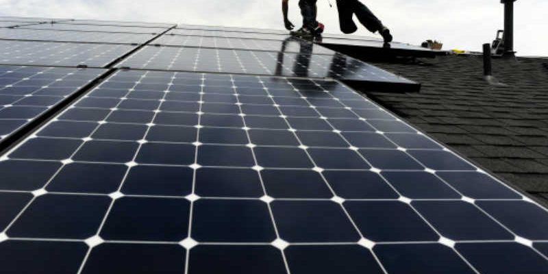 instalacion-de-paneles-solares-y-riesgos-de-caida